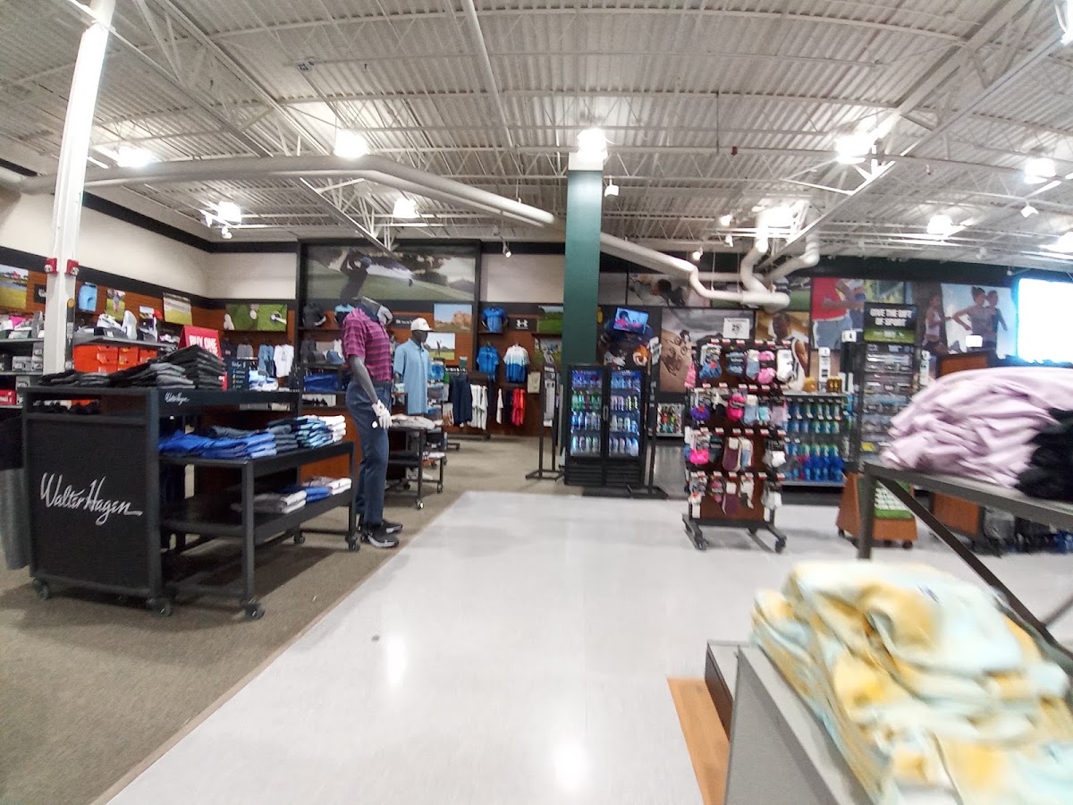 DICK'S Sporting Goods - Photo 3