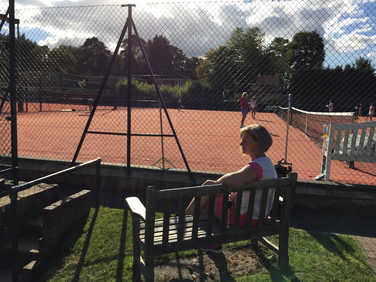 Dorking Lawn Tennis & Squash Club - Photo 3