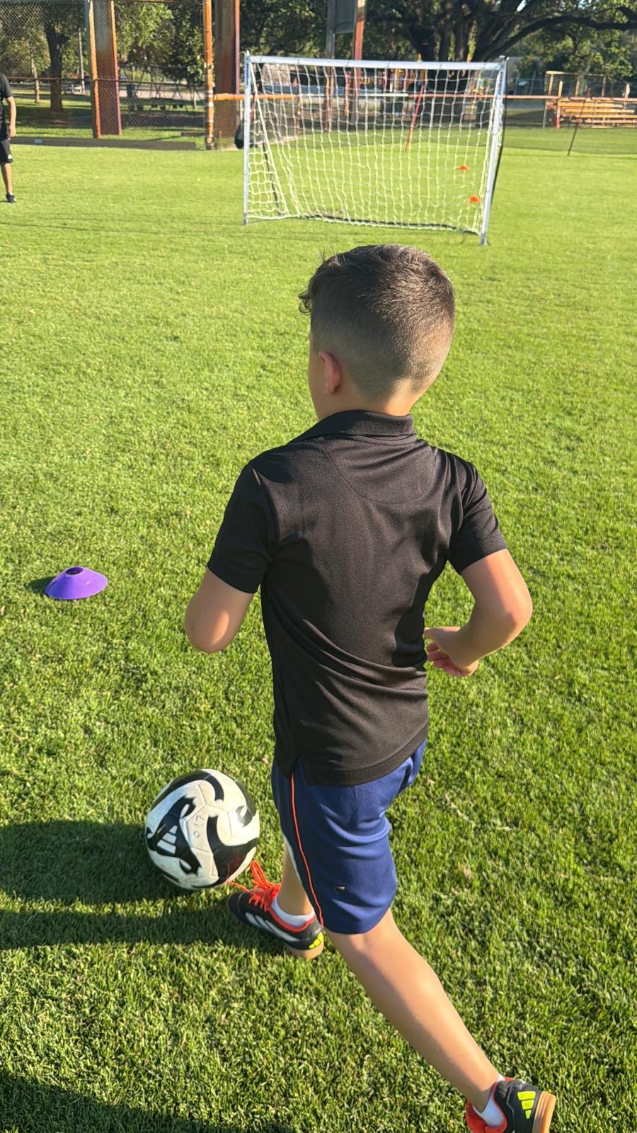 Dvorinyo FC Soccer Club - Photo 2
