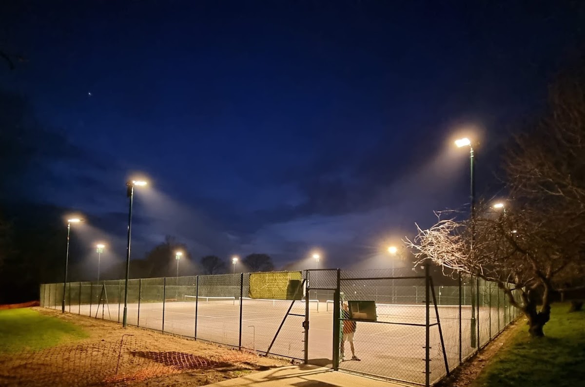 DYKE PARK TENNIS CLUB - Photo 2