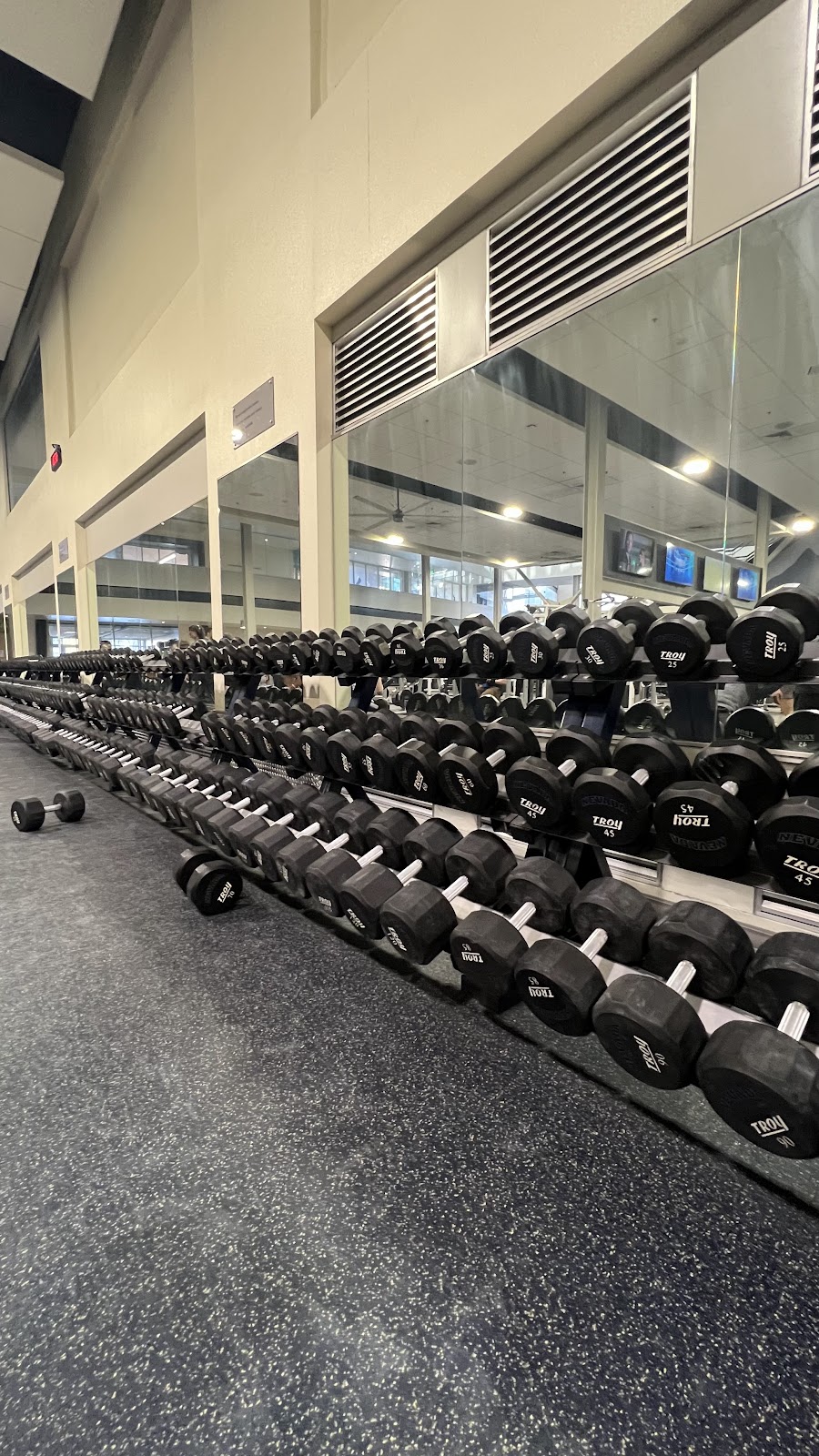 E. L. Wiegand Fitness Center - Photo 3
