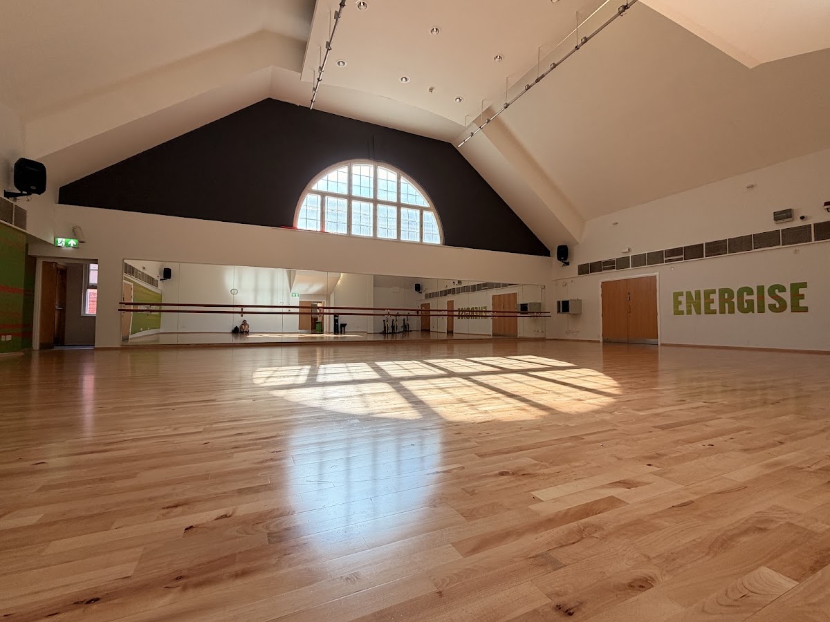 East Ham Leisure Centre - Photo 3