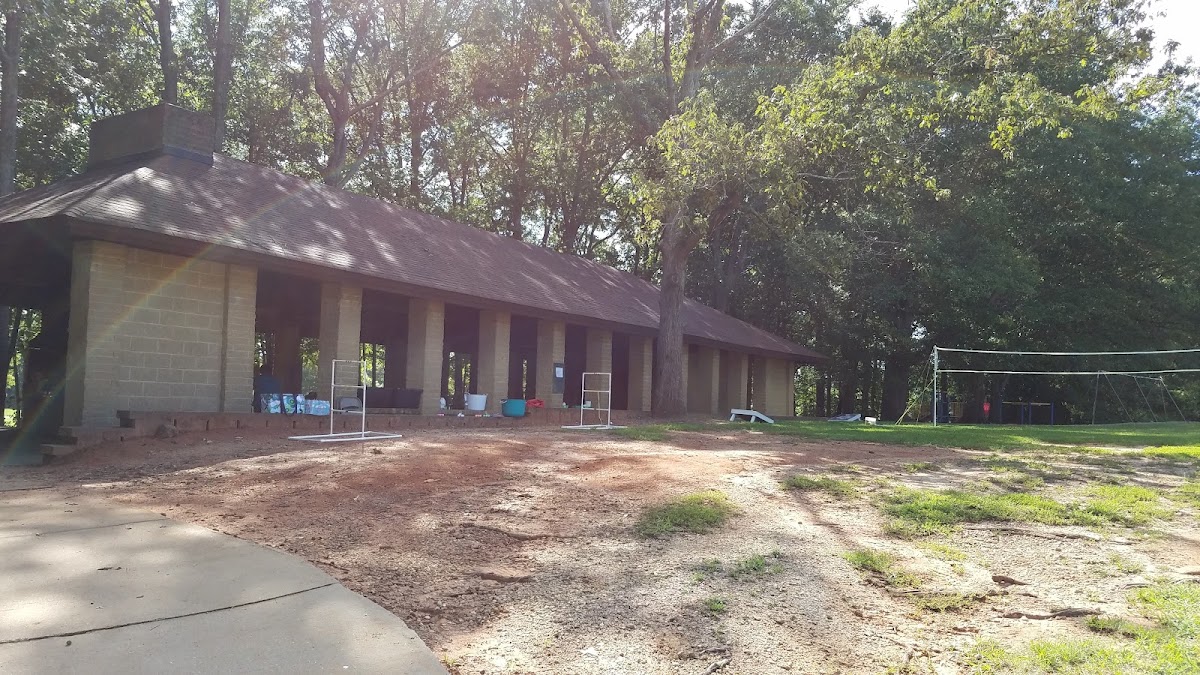 East Riverside Park - Photo 2