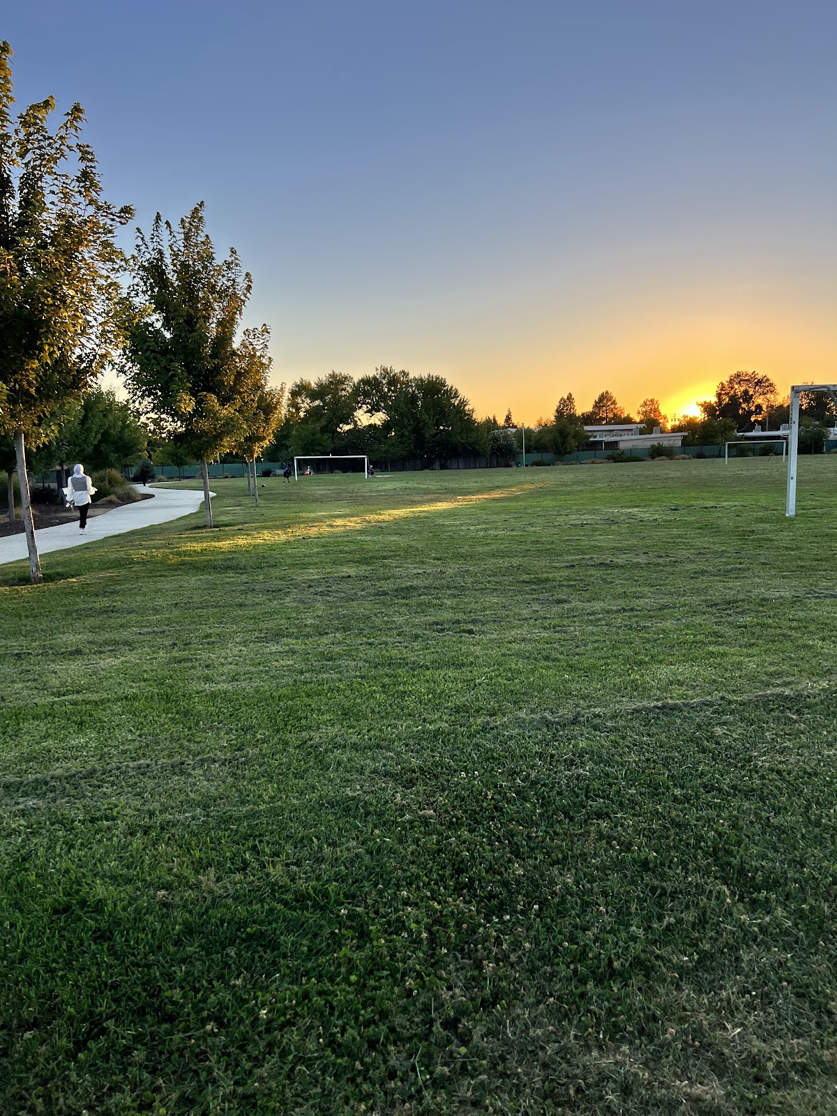 Eastern Oak Park - Photo 2