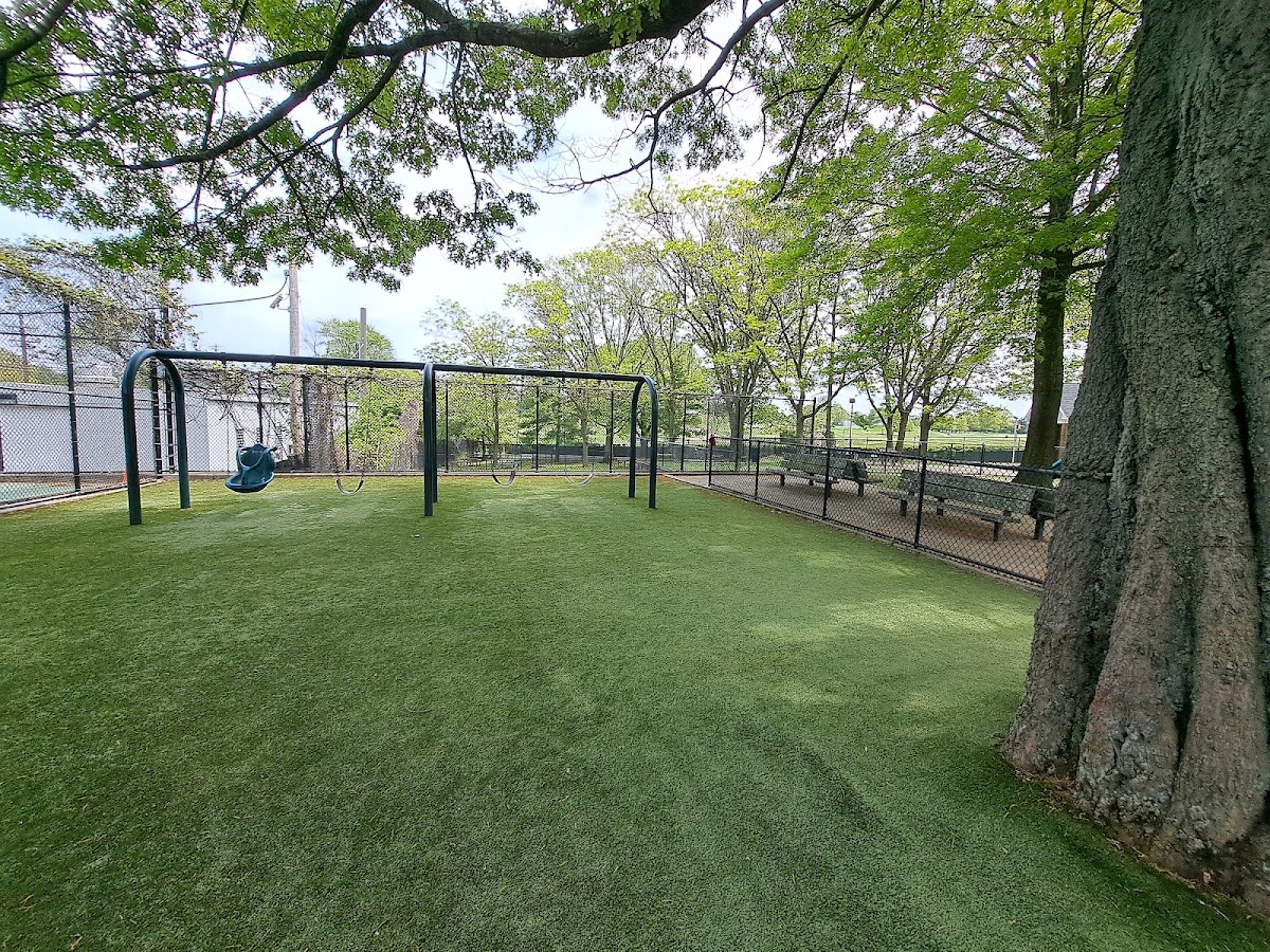 Edgemere Park - Photo 2