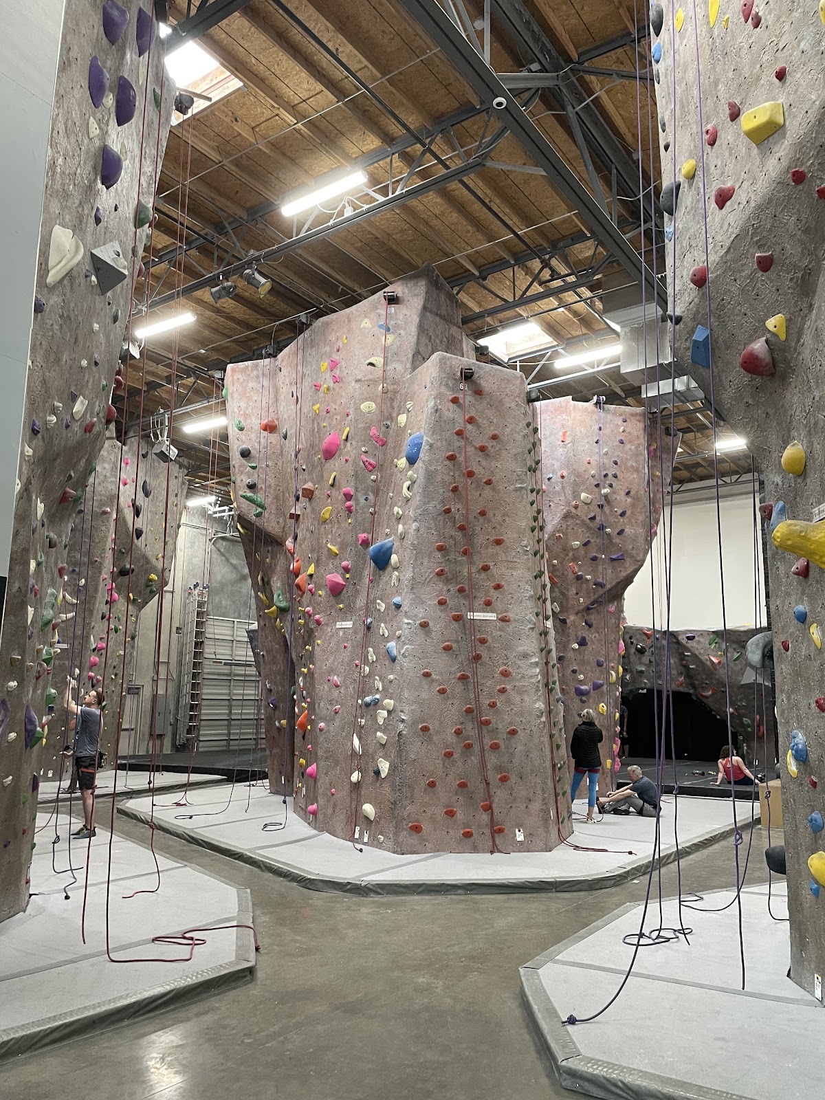Edgeworks Climbing Tacoma - Photo 2