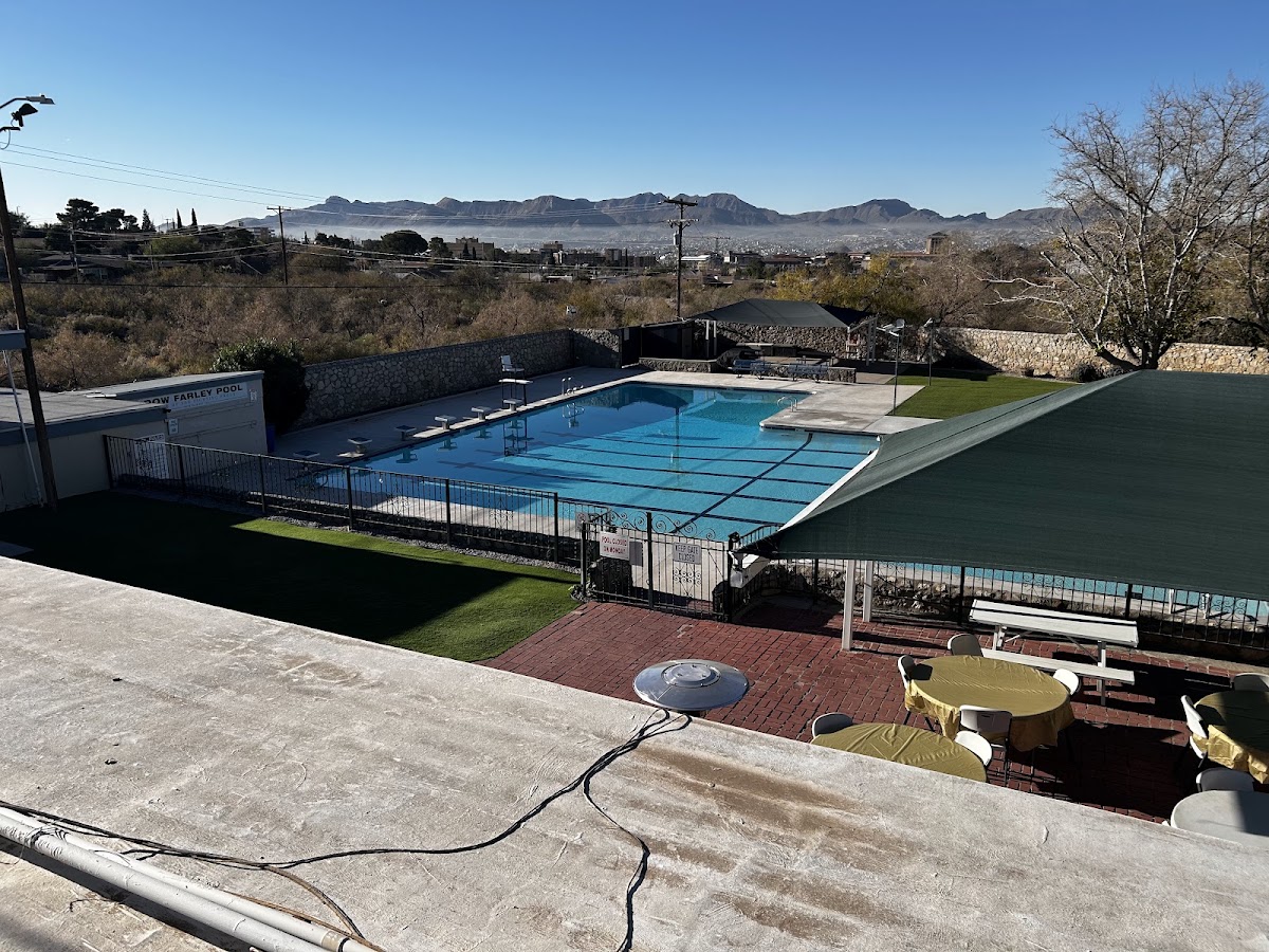 El Paso Tennis & Swim Club - Photo 2