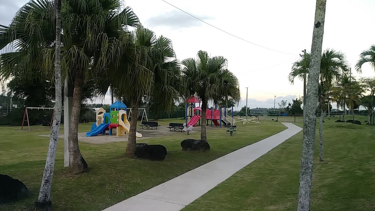 Encantada Racquet Club - Photo 2