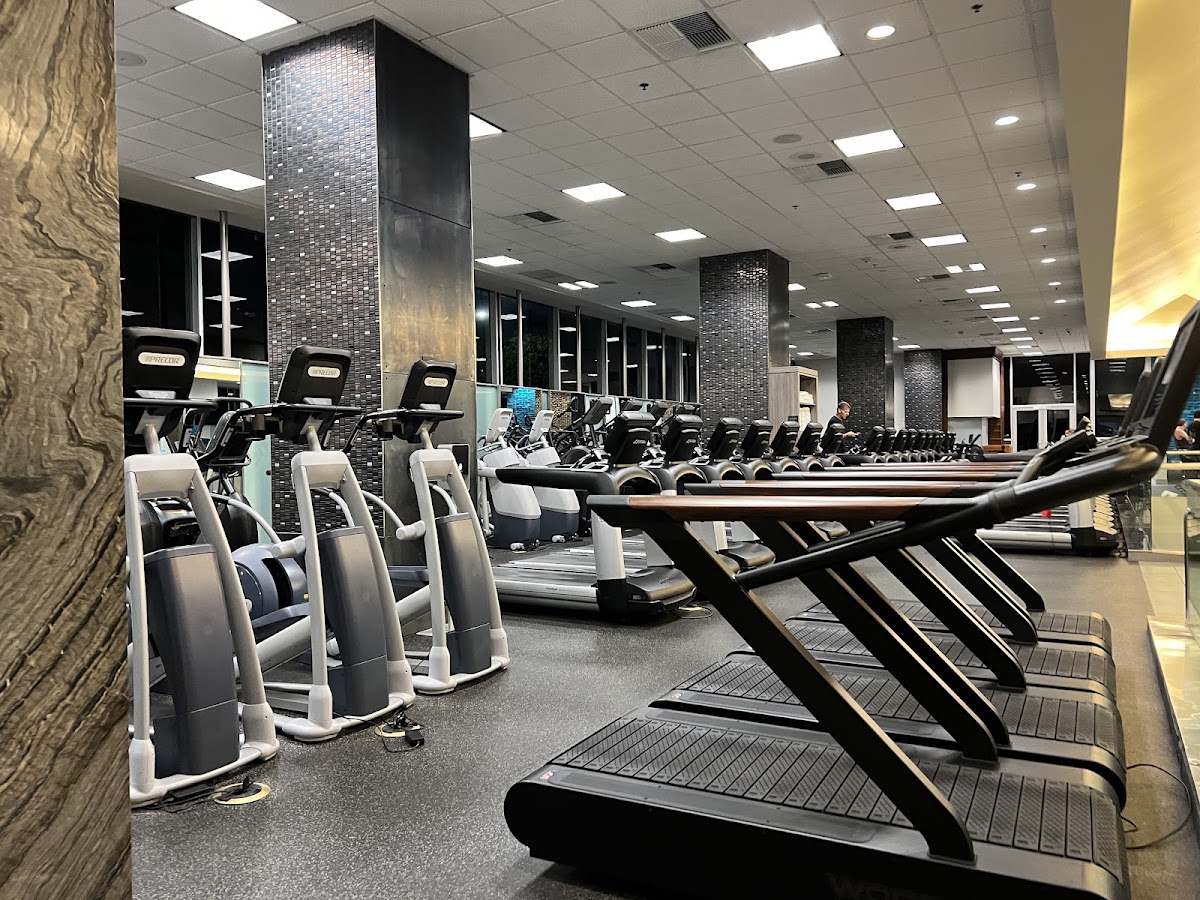 Equinox Beverly Hills - Photo 2