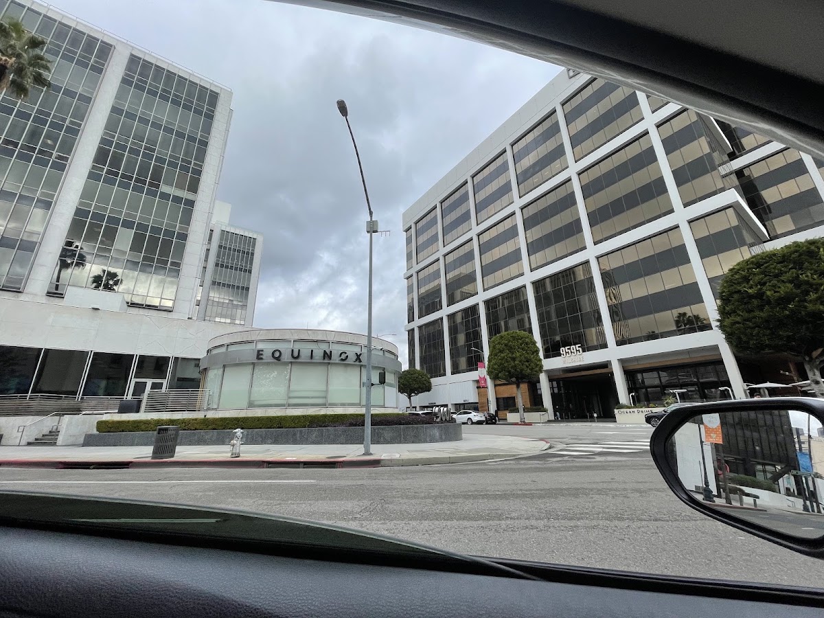 Equinox Beverly Hills - Photo 3