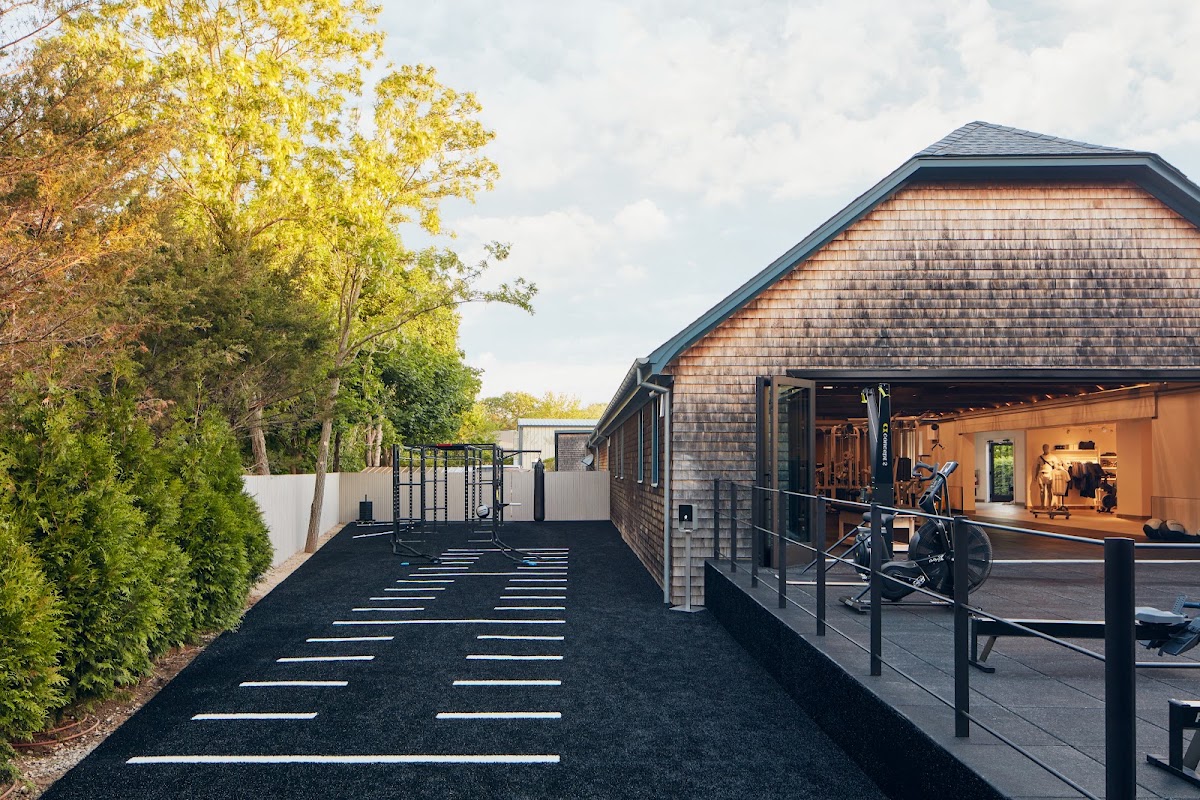 Equinox Hamptons - Photo 3