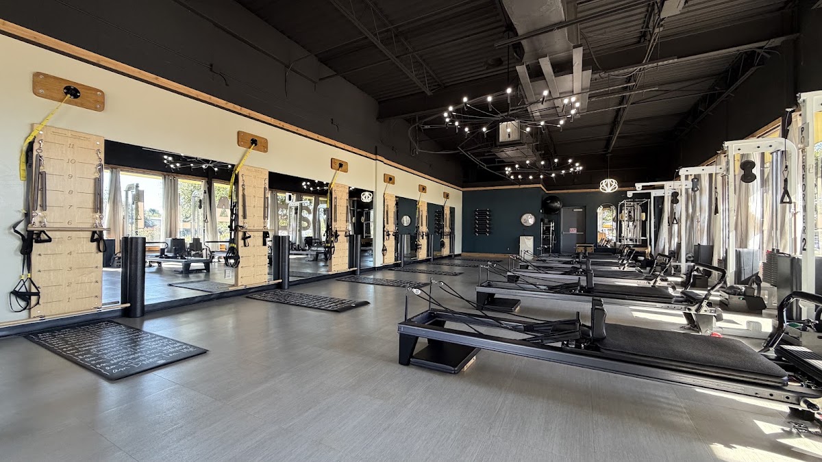 Evolution Pilates & Flow - Photo 1