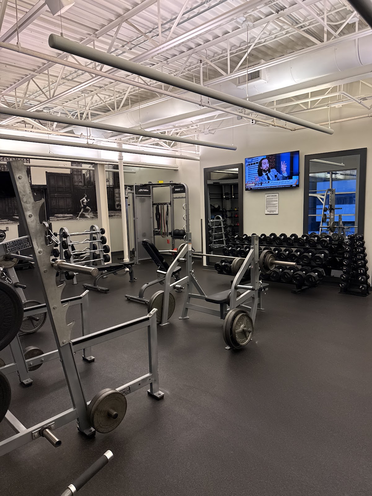 Executive Sports & Fitness Center - Photo 2