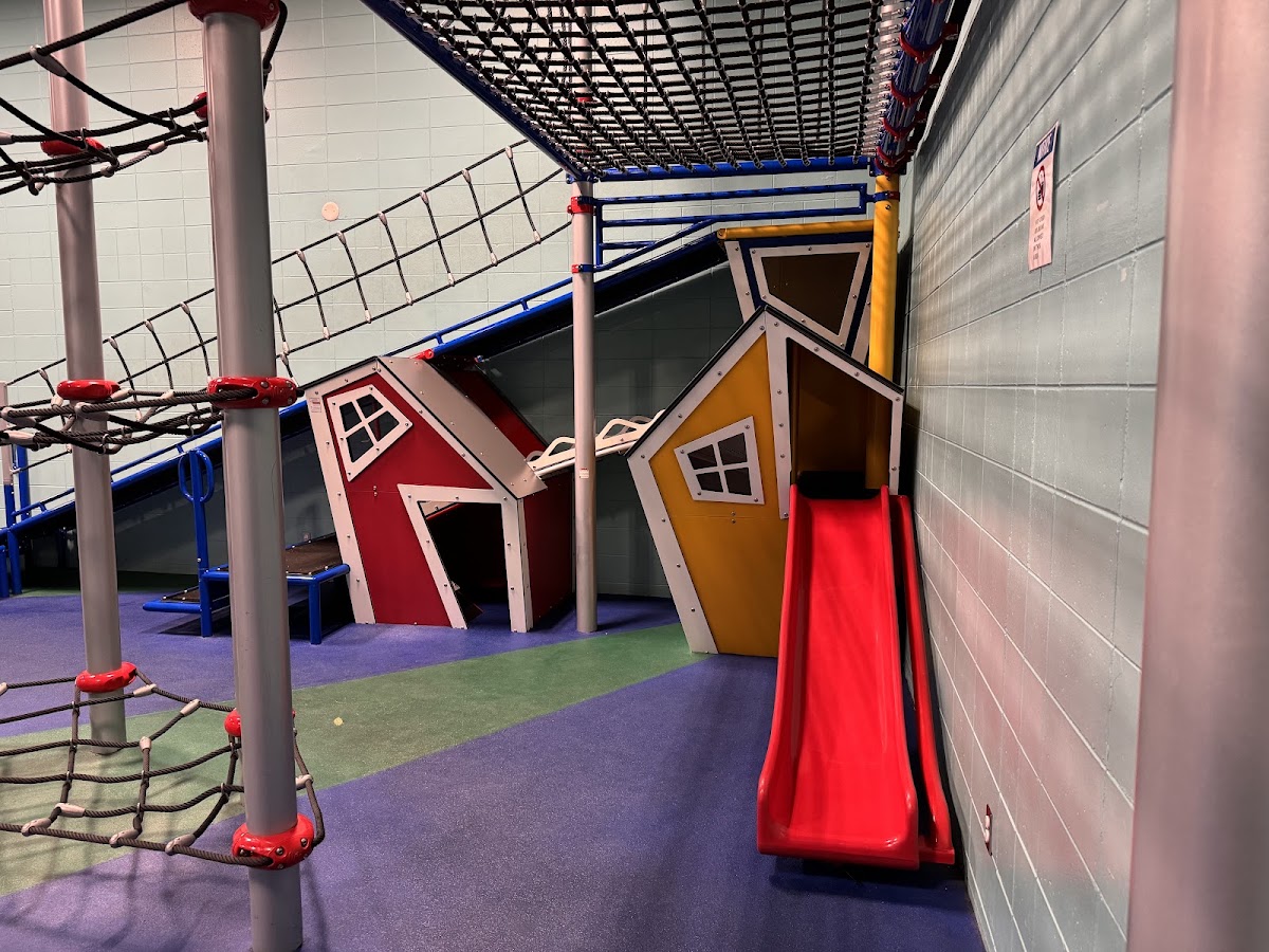 Fairview Community Recreation Center - Photo 3