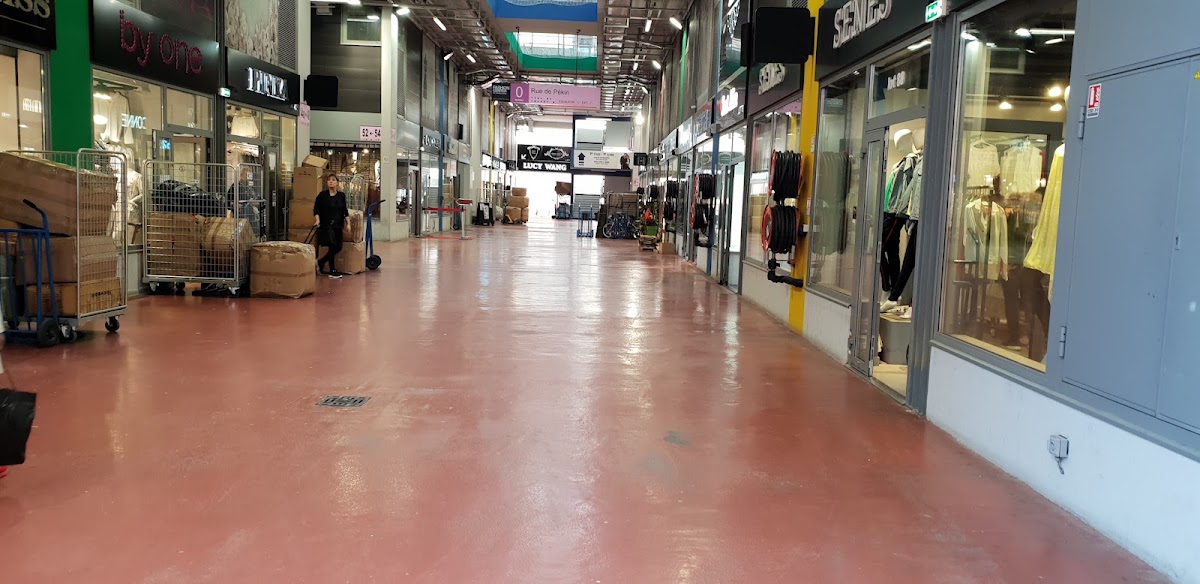 Fashion Center - Photo 2