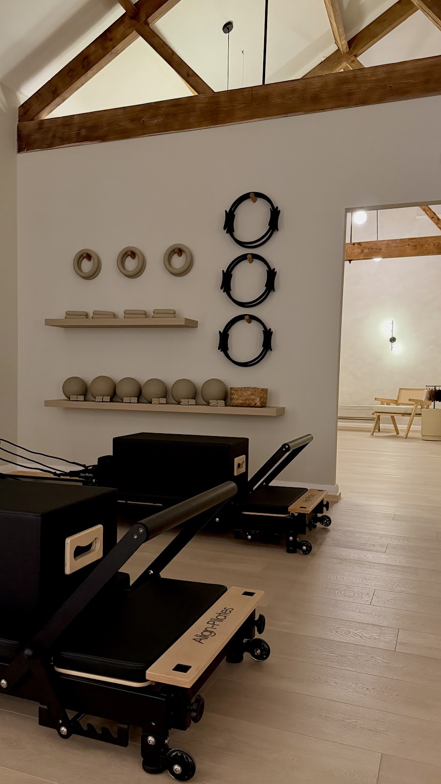 Figure - Reformer Pilates Studio - Photo 3