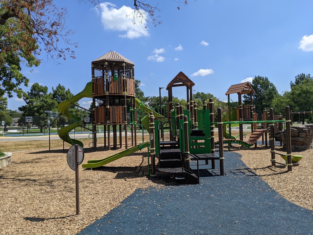 Finch Park - Photo 2