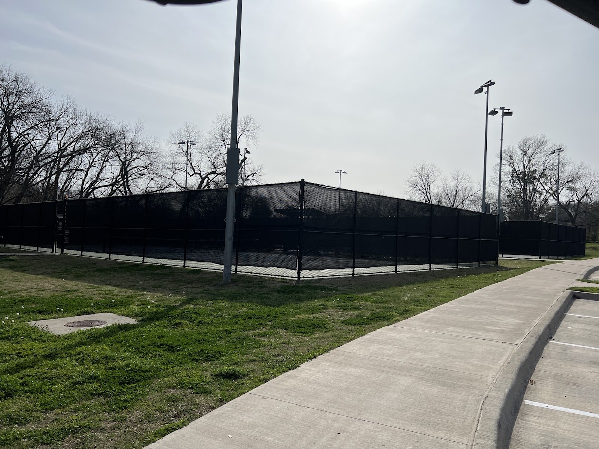 Finch Park Pickleball Court - Photo 2