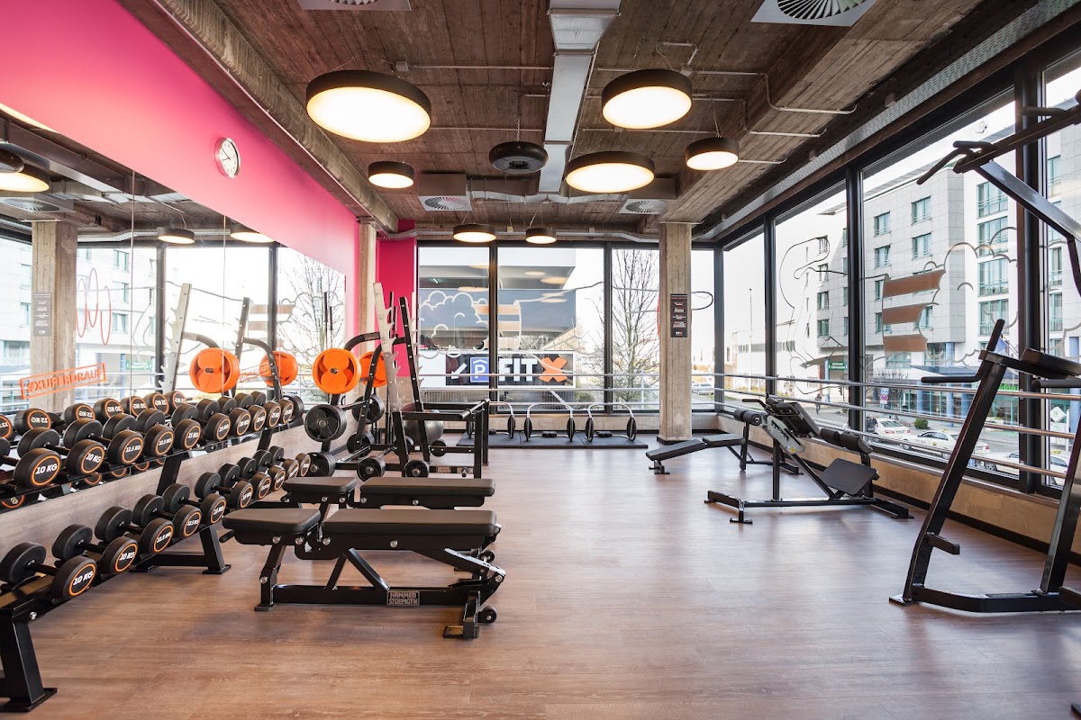 FitX Fitnessstudio - Photo 2