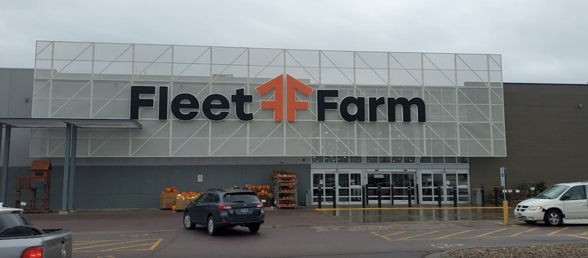 Fleet Farm - Photo 1