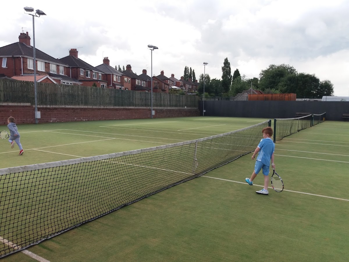 Florence Tennis & Bowling Club - Photo 1