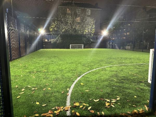 Football 567 Leagues / 5 a-side / Kennington - Photo 2