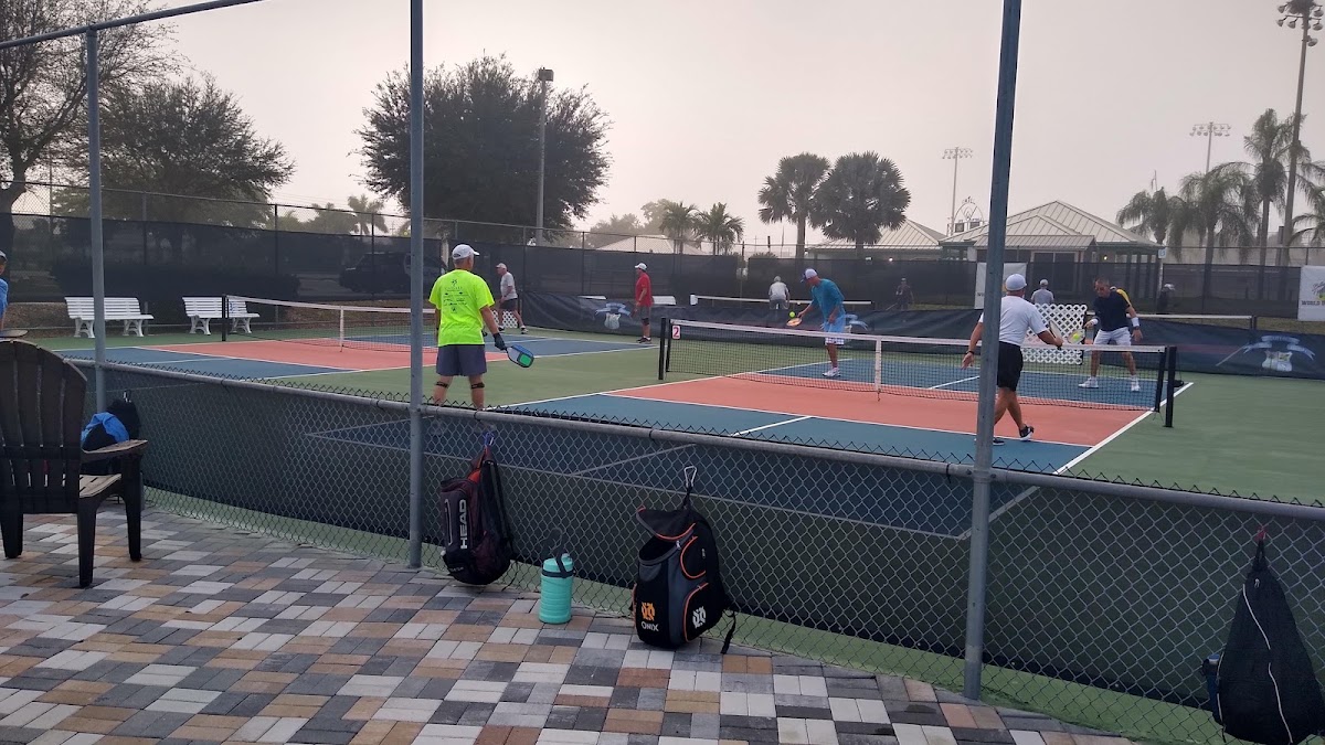 Fort Myers Racquet Club - Photo 1