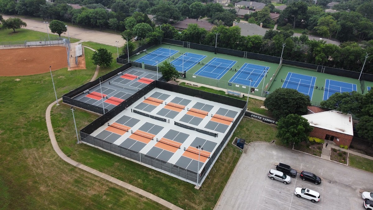 Fretz Tennis & PickleBall Center - Photo 2