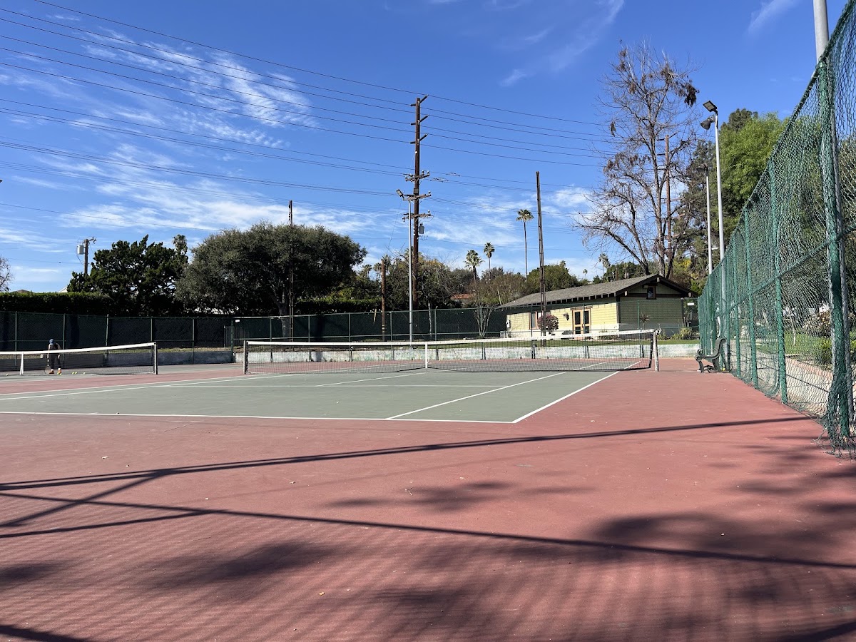 Garfield Park Tennis Courts - Photo 2