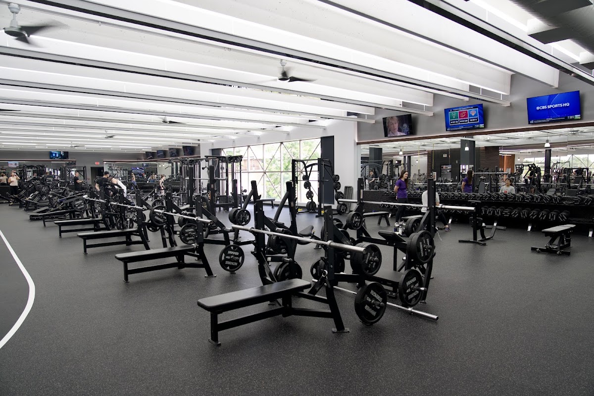 Genesis Health Clubs - 132nd & Center - Photo 2