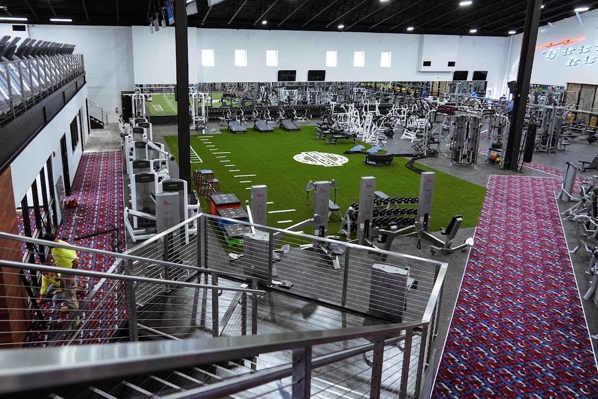 Genesis Health Clubs - KC Racquet Club - Photo 2