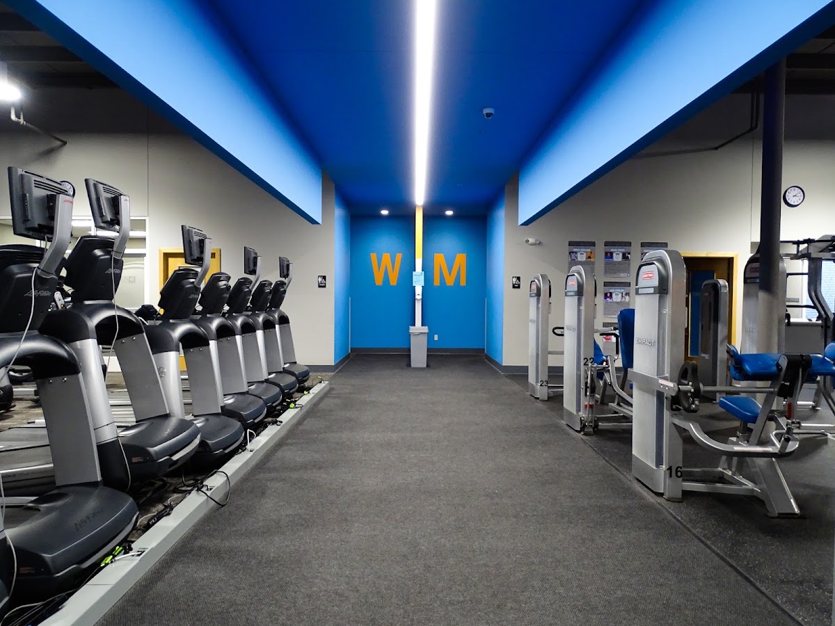 Genesis Health Clubs - Merle Hay - Photo 2
