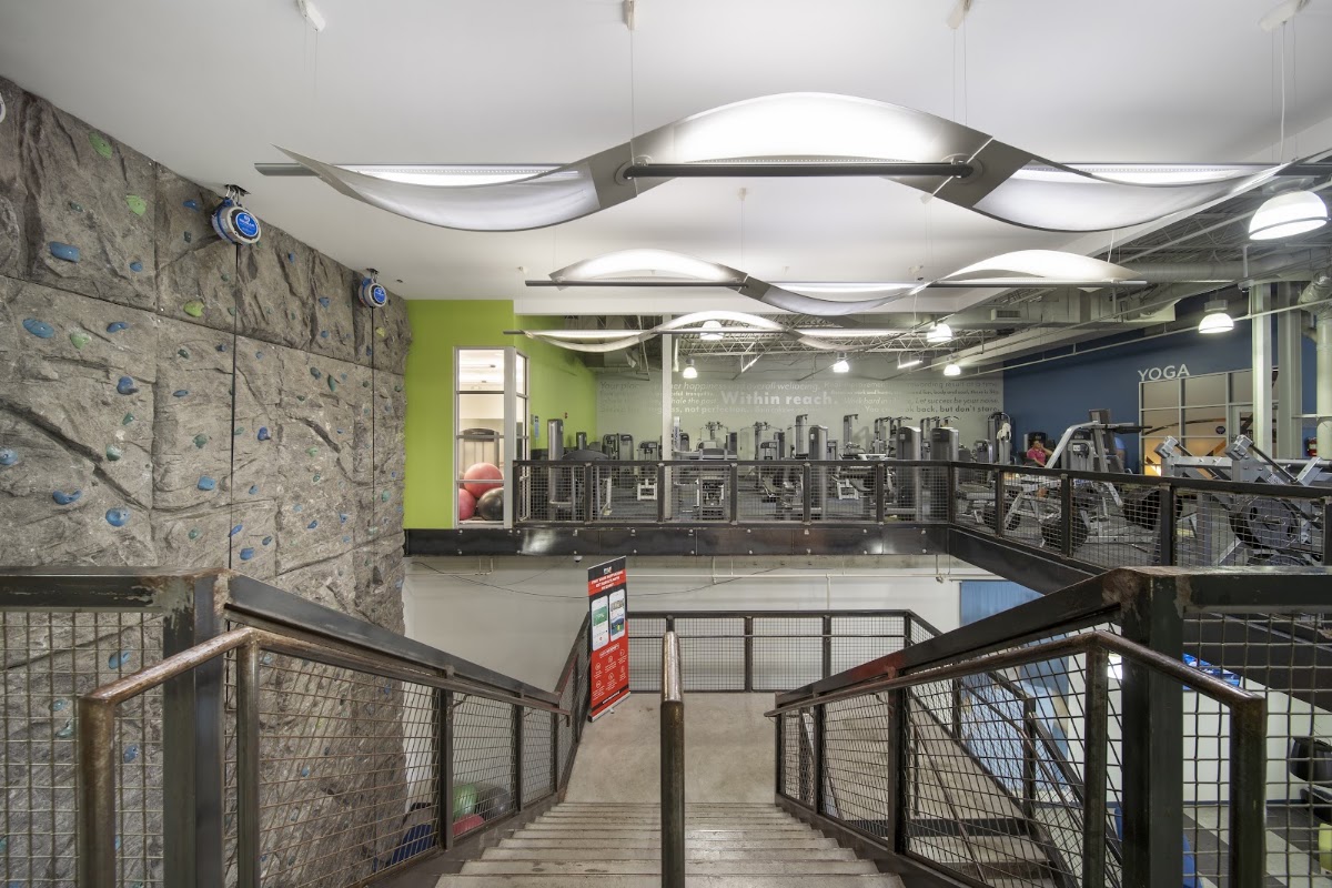 Genesis Health Clubs - Midtown Tulsa - Photo 3