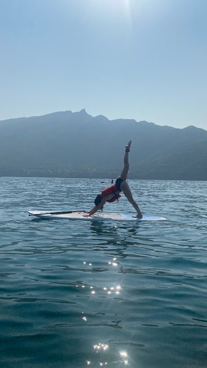Giliane Yoga - Cours inclusifs de vinyasa, hatha yoga à Annecy - Photo principale