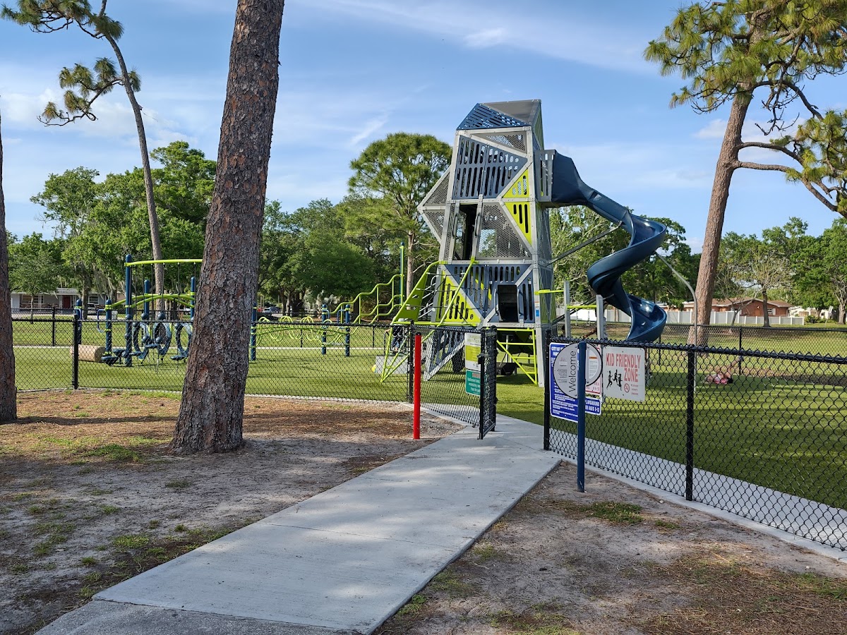 Gladden Park Recreation Center - Photo 1