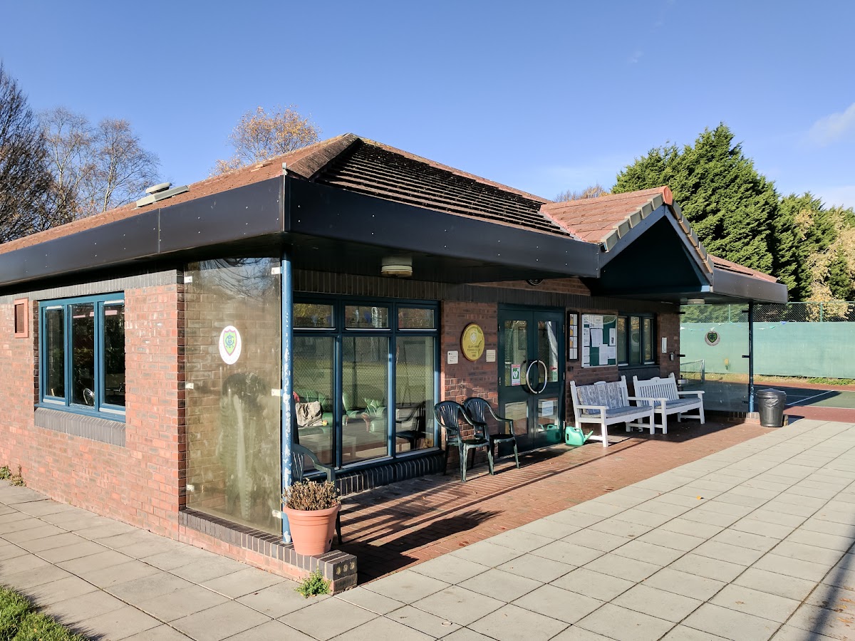 Glan Aber Tennis Club - Photo 3