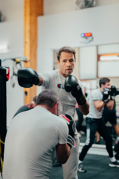 Gloves Academy