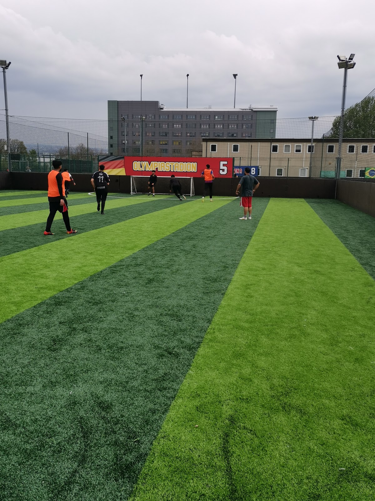 Goals Sheffield - Photo 3