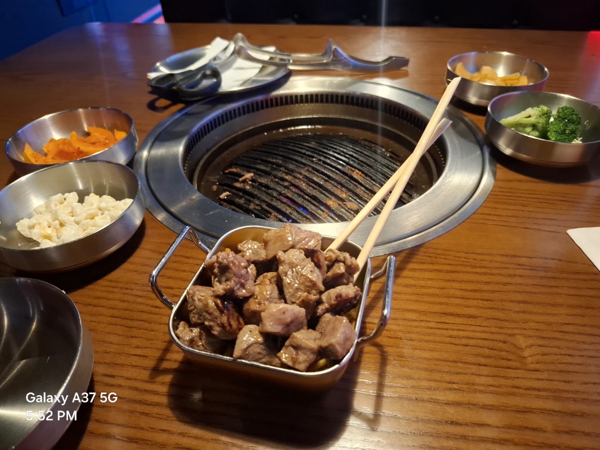 GOGI Korean BBQ - Photo 2