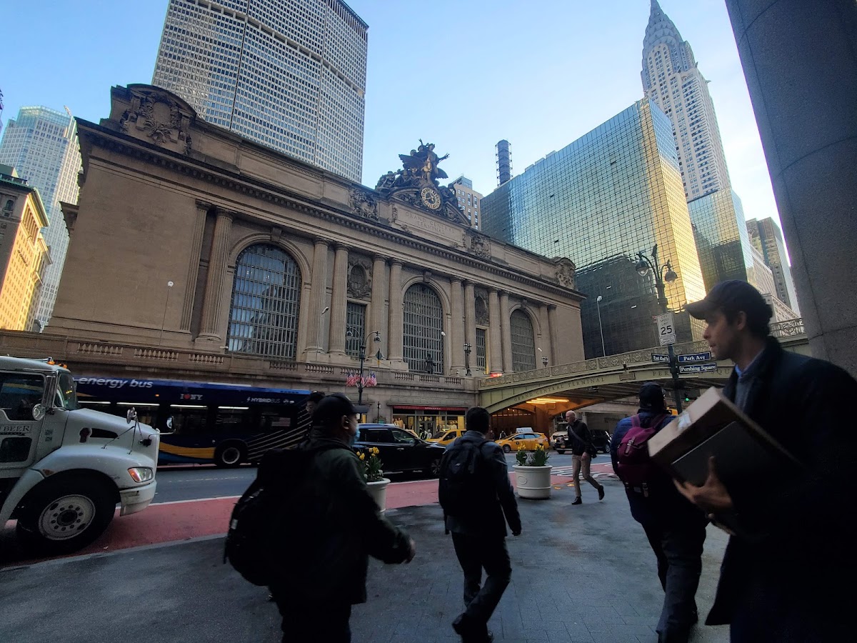 Grand Central Racquet Stringer - Photo 3