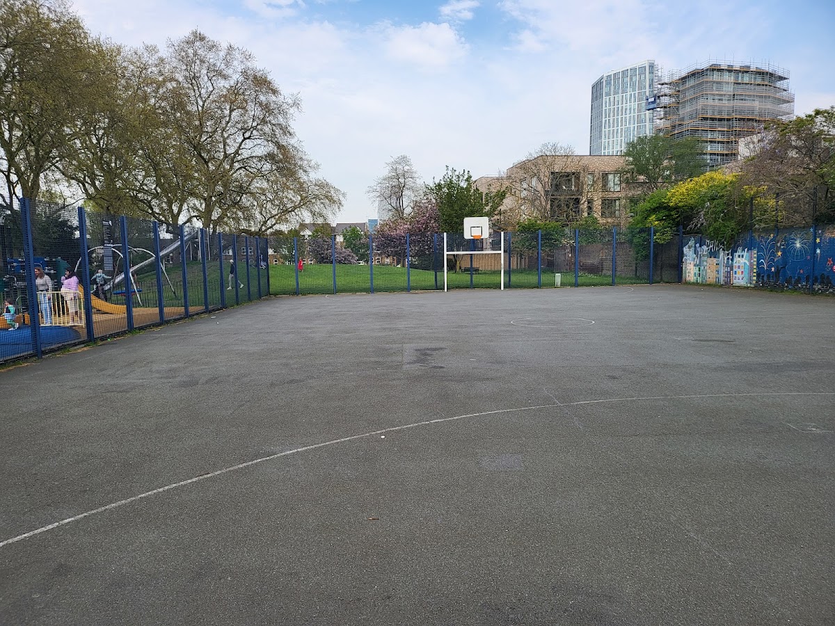 Grove Hall 5 a Side Football Cage - Photo 3