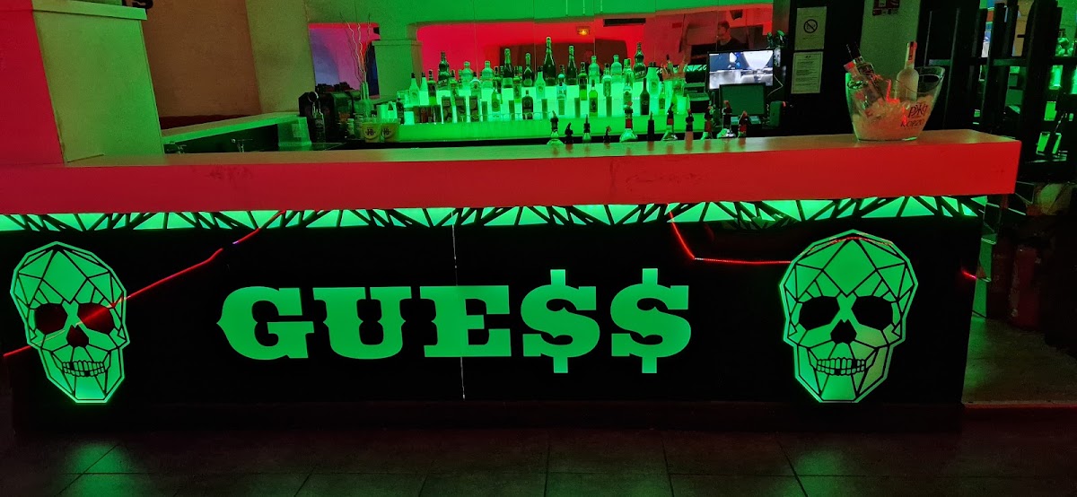 Guess Club - Photo 1