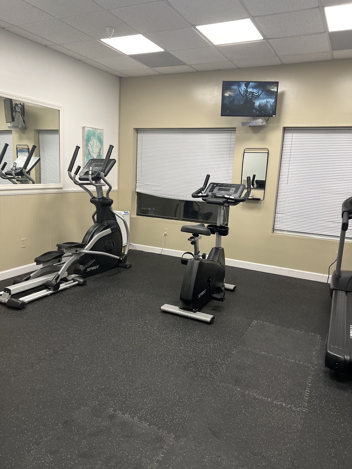 Gym - Photo 1