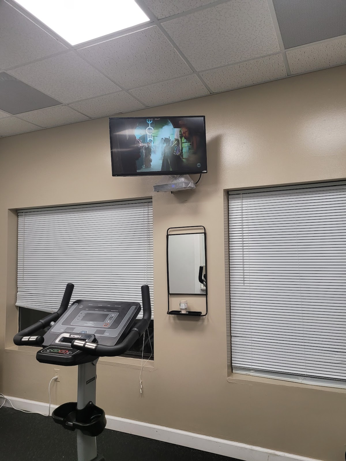 Gym - Photo 2