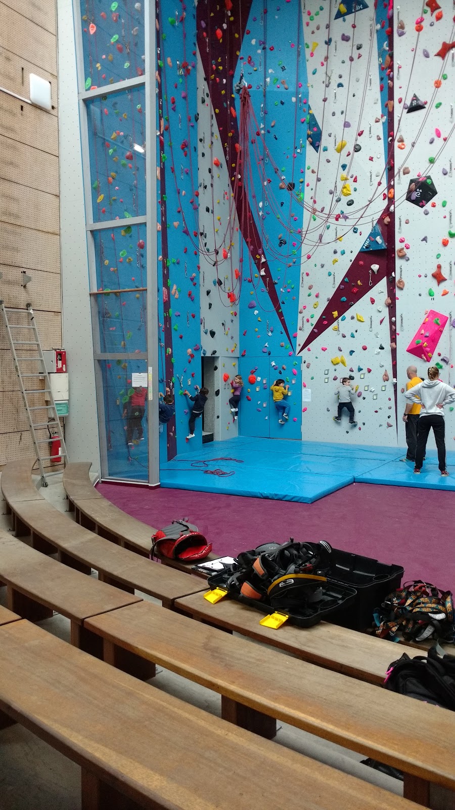 Gymnase Charles Massot - Photo 1