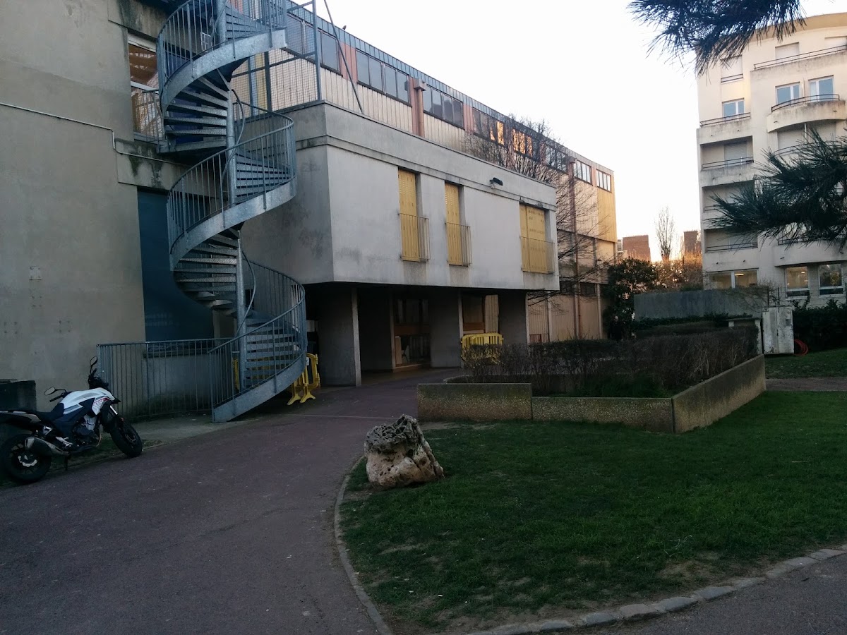 Gymnase Cosec des Dominicaines - Photo 1