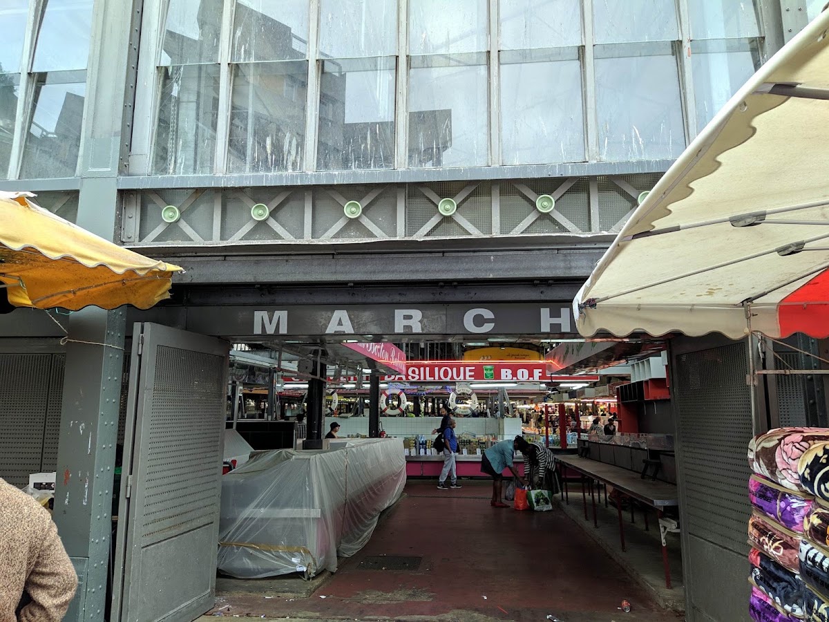 Halles de Saint-Denis - Photo 1