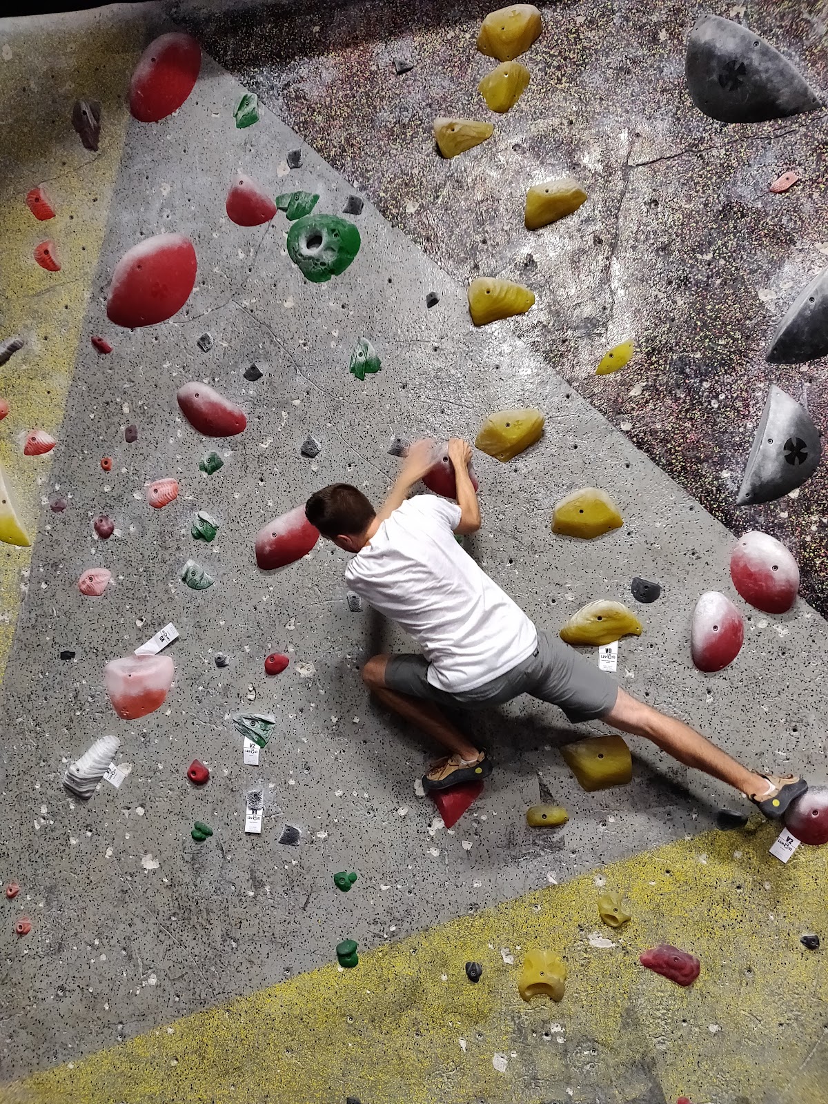 Hangar 18 Indoor Climbing Gym - Mission Viejo - Photo 3