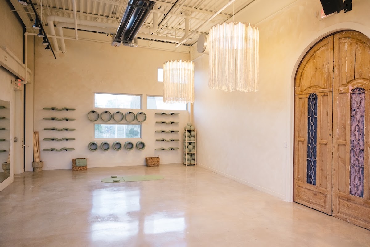 Happy Hour Pilates - Montrose - Photo 2