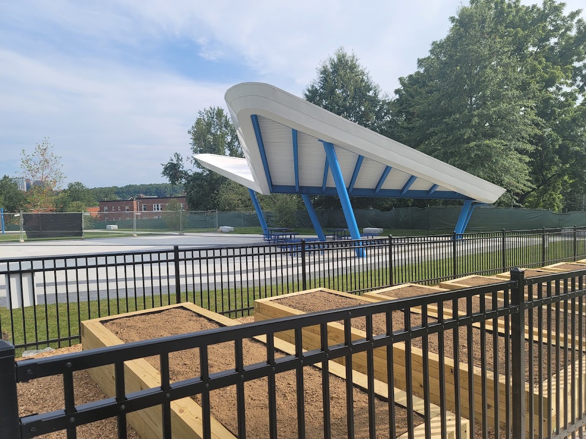 Hardy Recreation Center - Photo 3